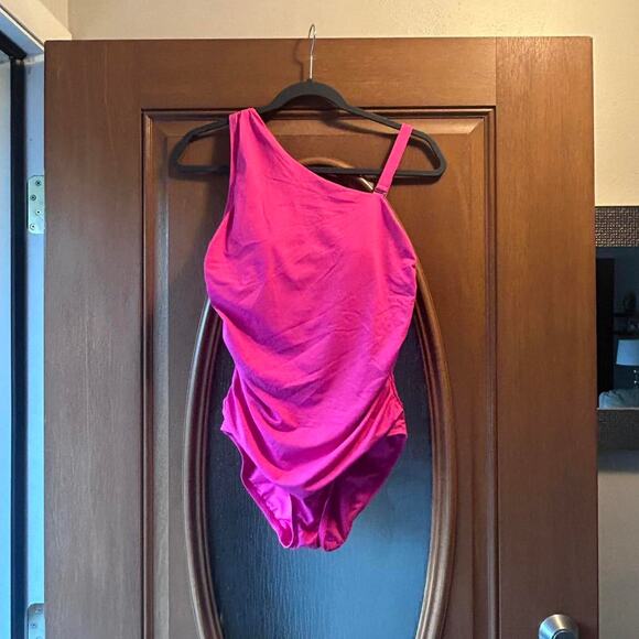 Small Lands End one piece Swimsuit Pink built in bra One shoulder - Picture 1 of 4
